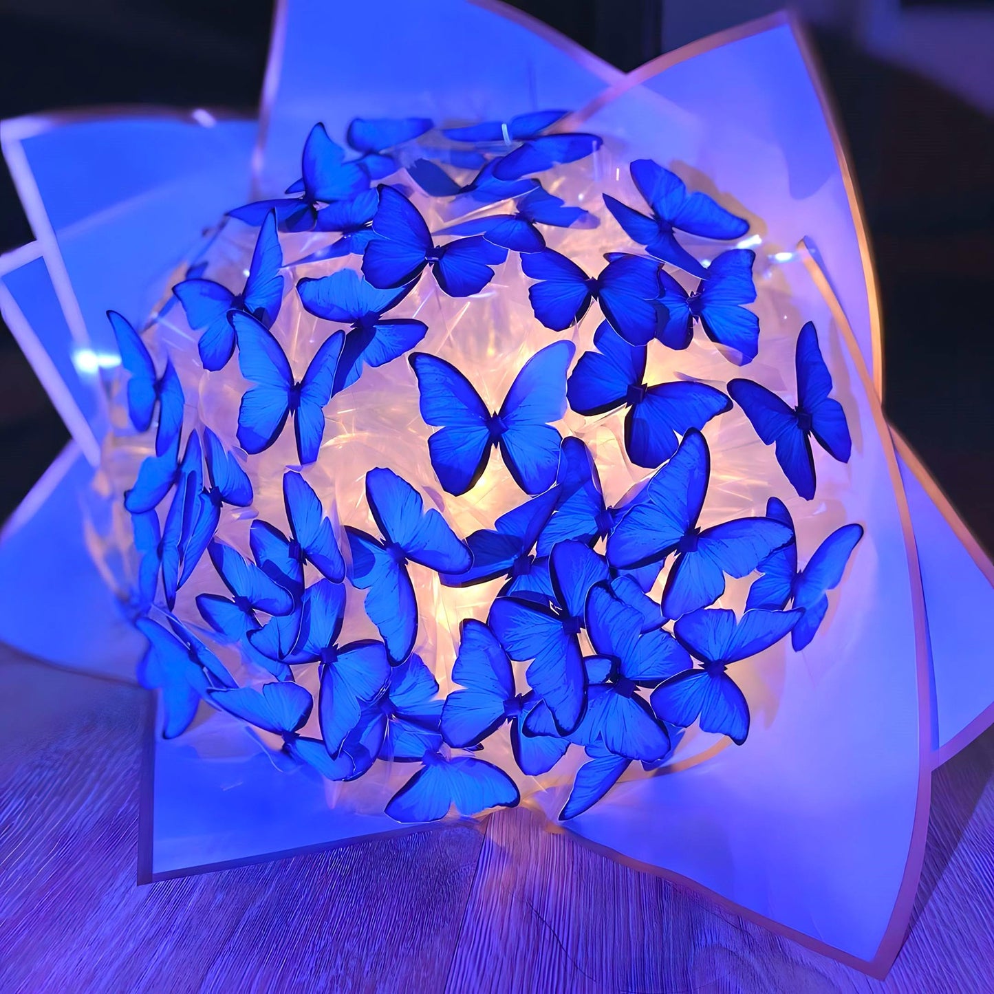 Kelebek Buketi: Sönmeyen Aşkın Parlayan Simgesi